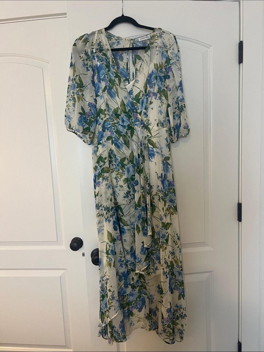 Calvin Klein Floral Maxi Dress in Blue and Green on Cream size 8
